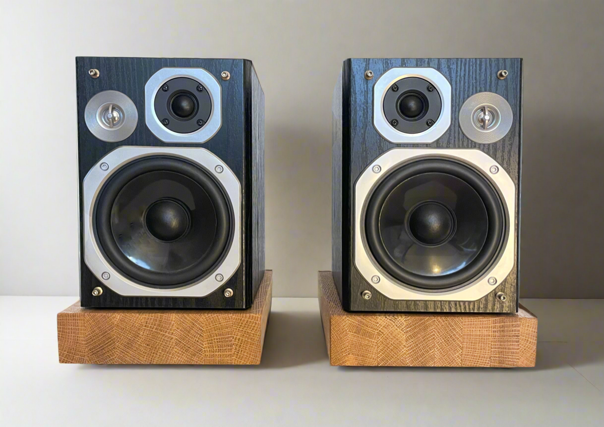 Pair of Solid Oak Studio Monitor Stand, Speaker Stand and Music Accessories