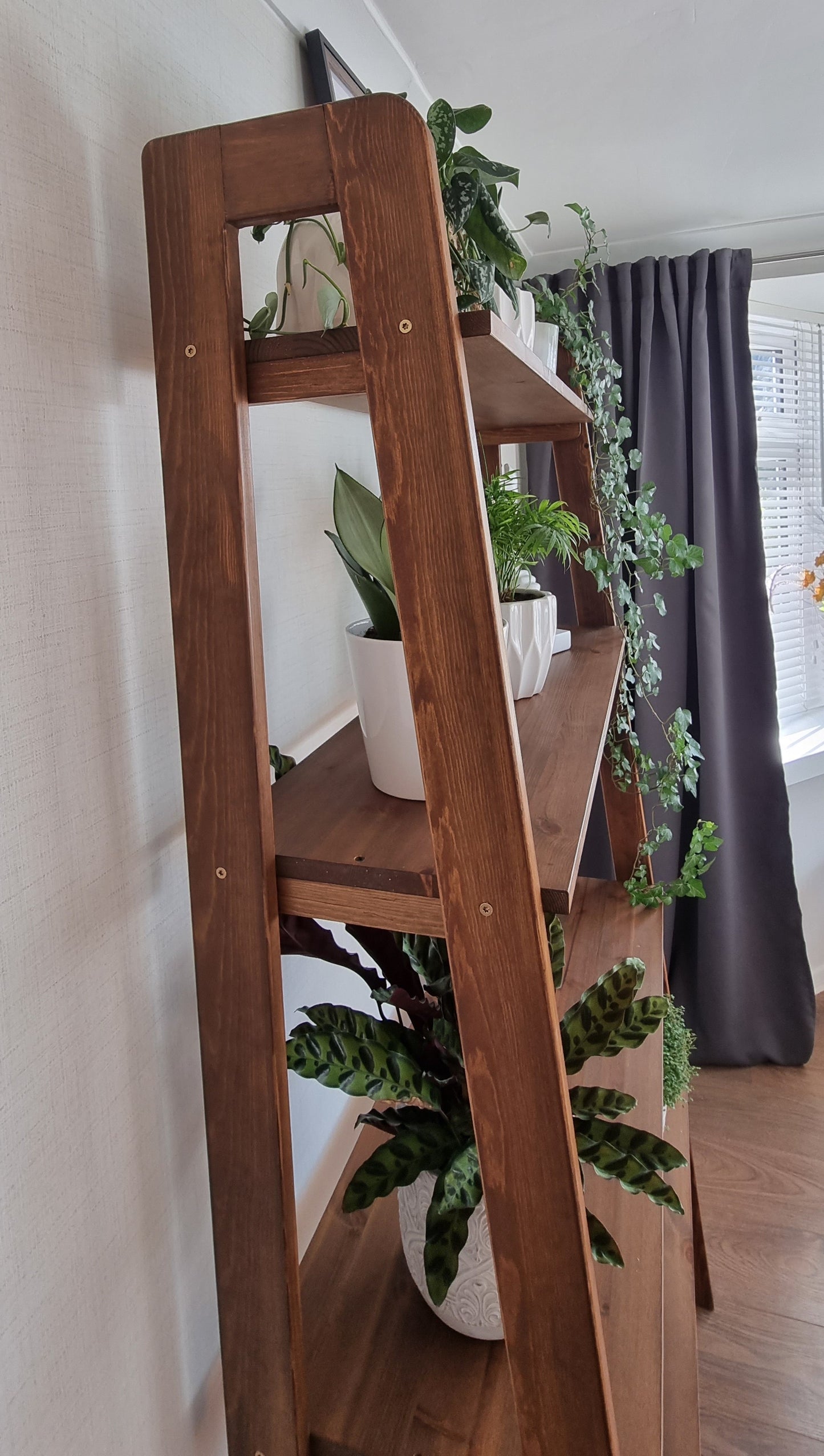 Wooden Free Standing Mid-Century Modern Wall Unit with Shelves and Storage Space COLOUR FURNITURE