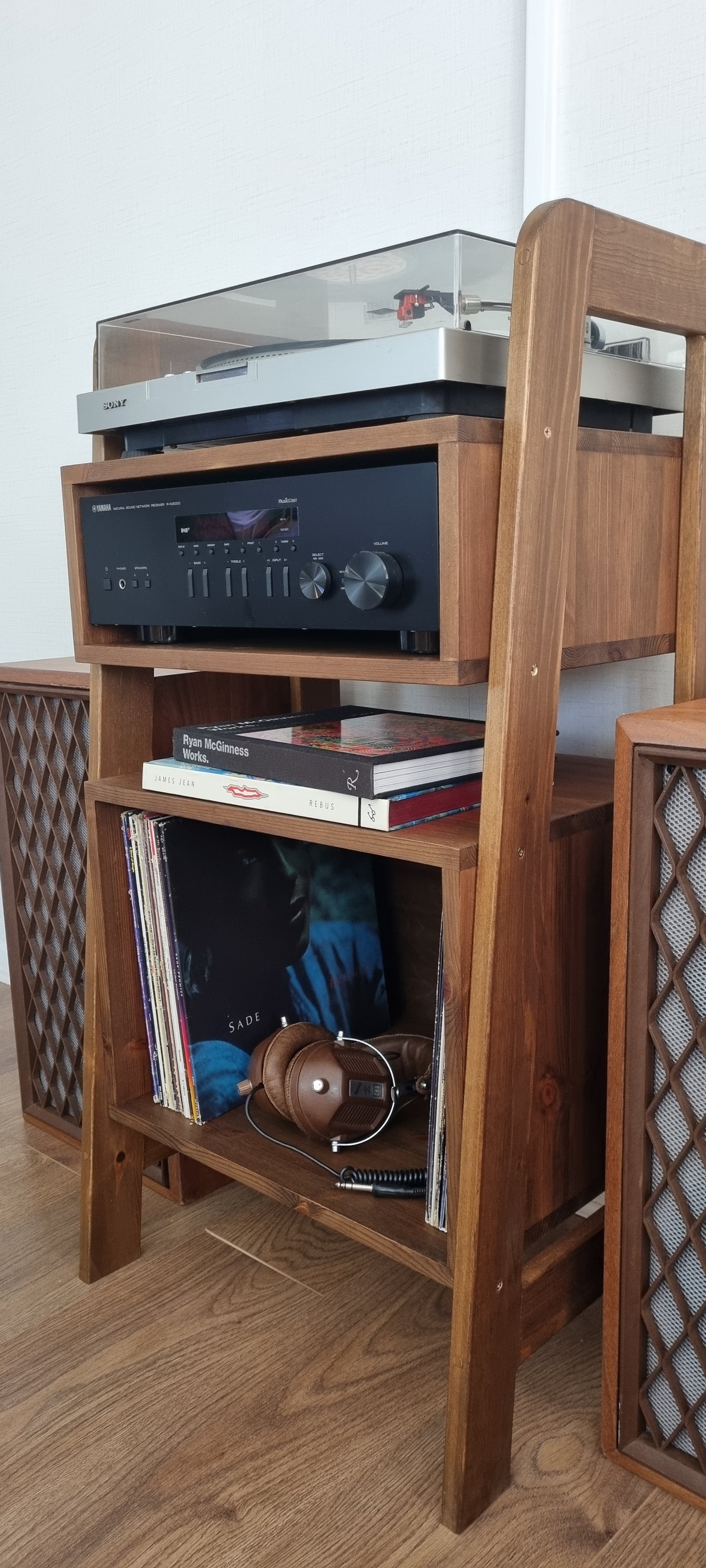 Wooden Freestanding Mid-Century Modern Wall Unit with AMP and Vinyl Storage COLOUR FURNITURE